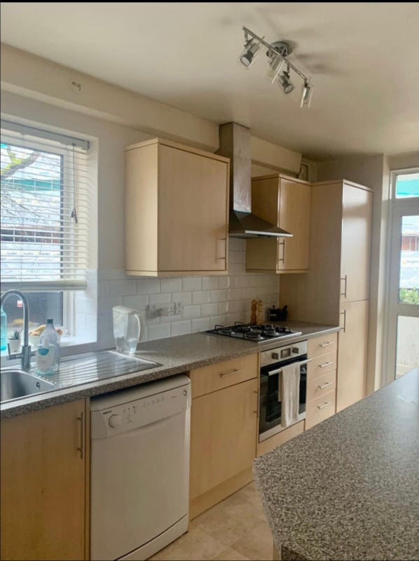 Room Patmore Street in Greater London