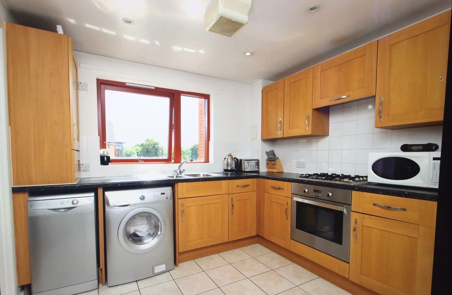 Flat Monteagle Way in Greater London
