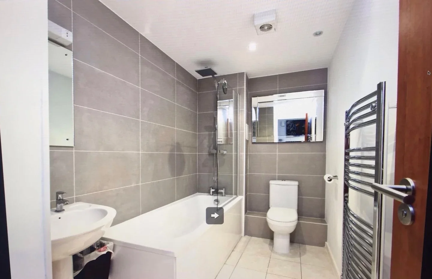 Flat Monteagle Way in Greater London