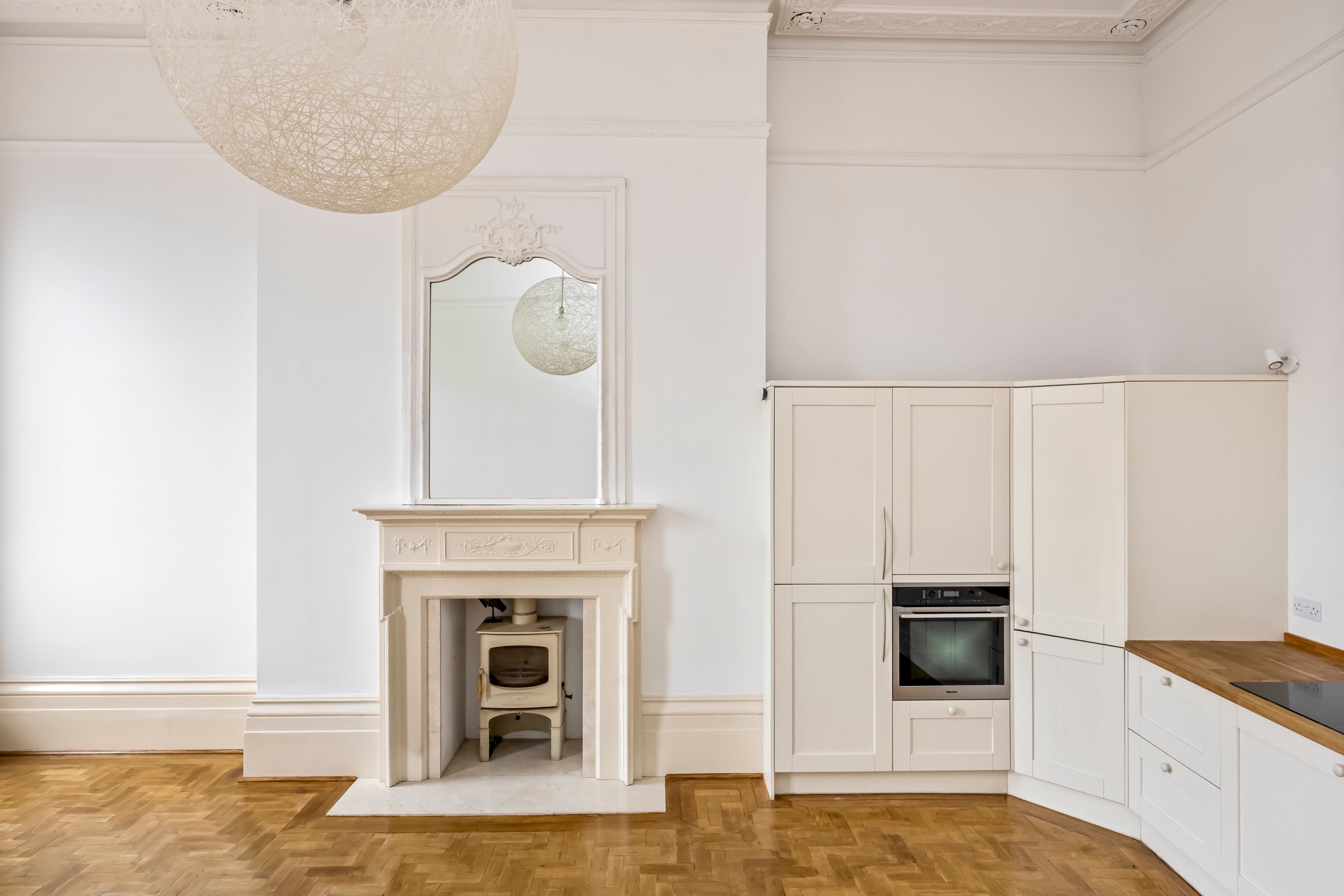 Flat Adelaide Crescent in Hove