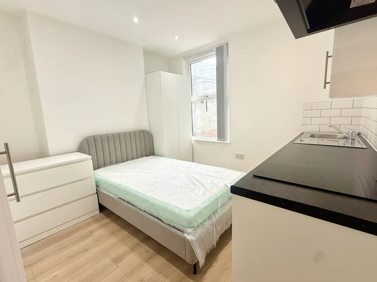 Room Prescot Road in Liverpool