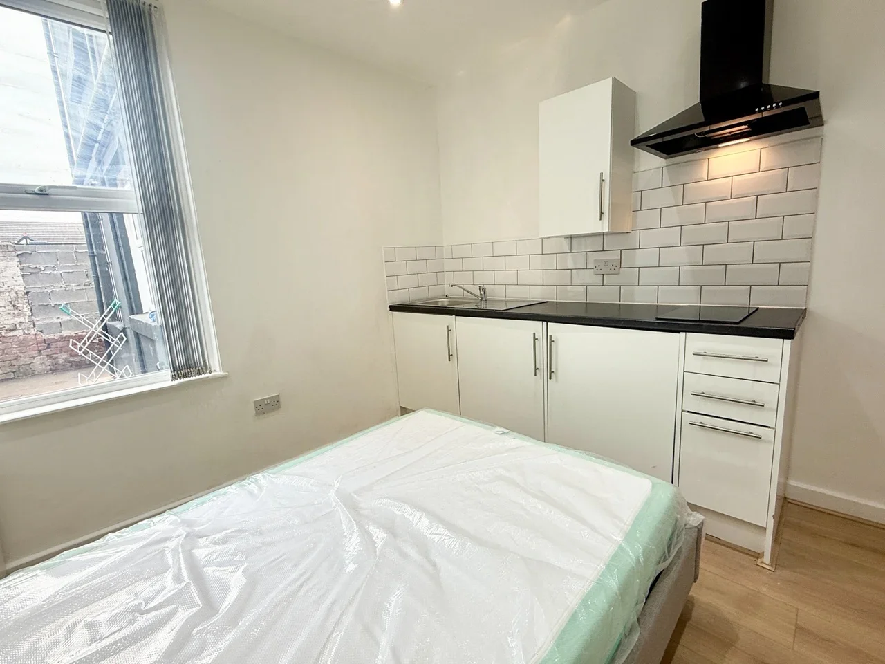 Room Prescot Road in Liverpool