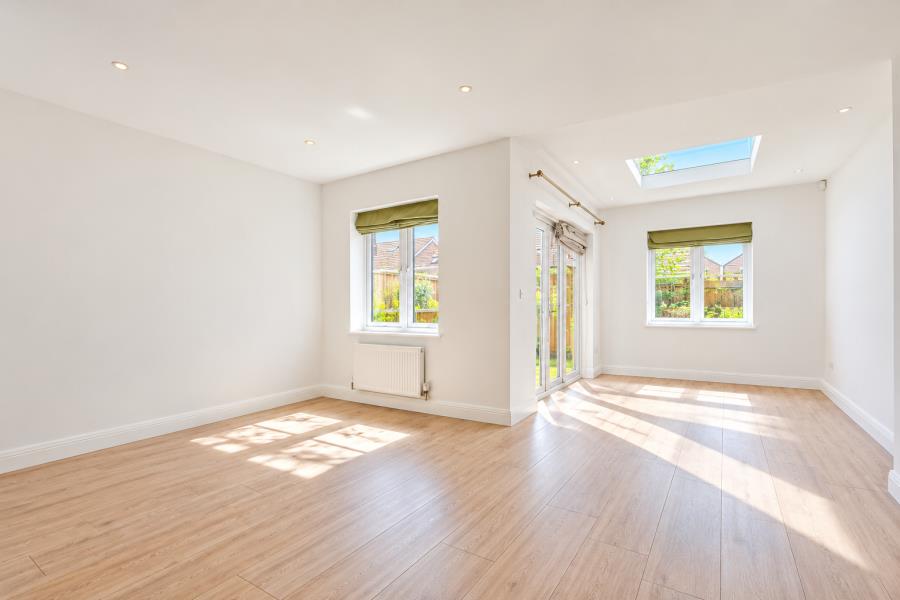 House Jersey Close in Woking