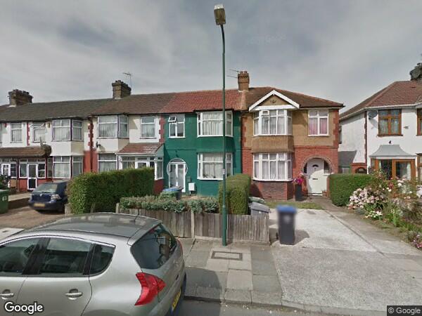 Flat Berkeley Road in Greater London