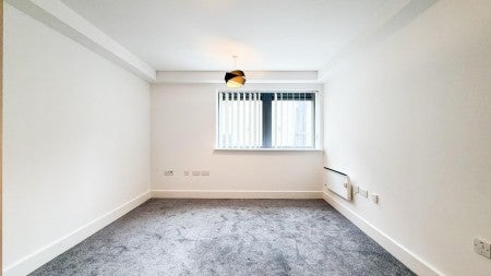Flat Charles Street in Bristol