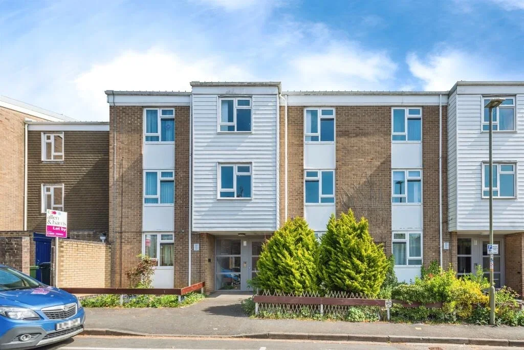 Flat Pennywell Drive in Oxford