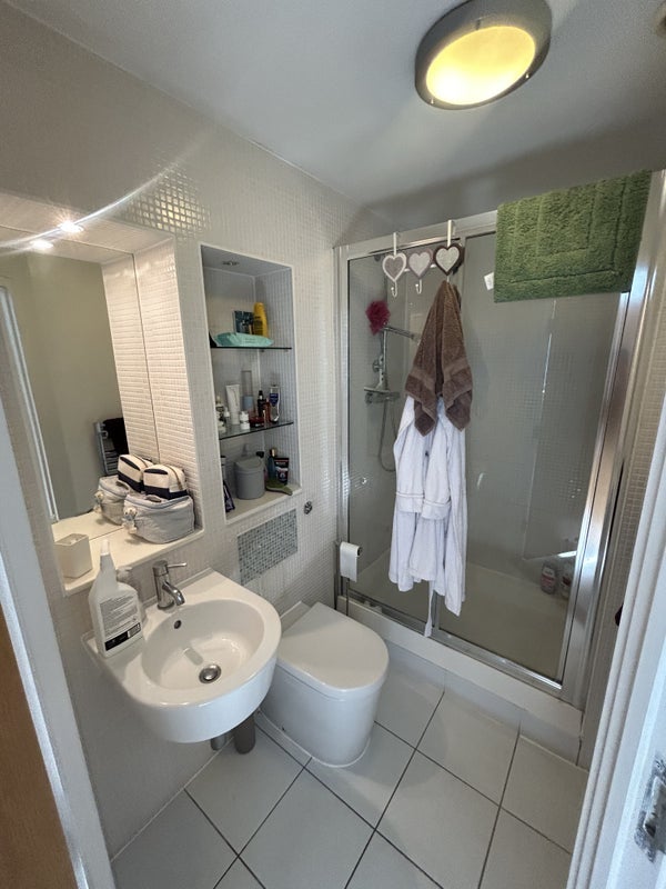 Room Drayton Park in Greater London