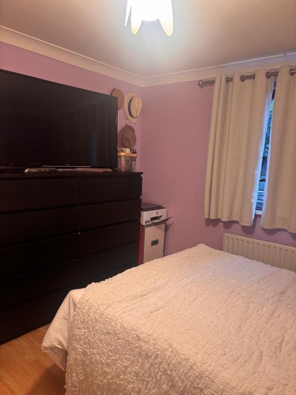 Room Monteagle Way in Greater London