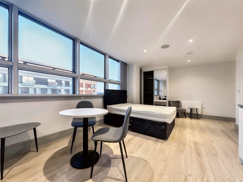 Flat Mercer Walk in Greater London