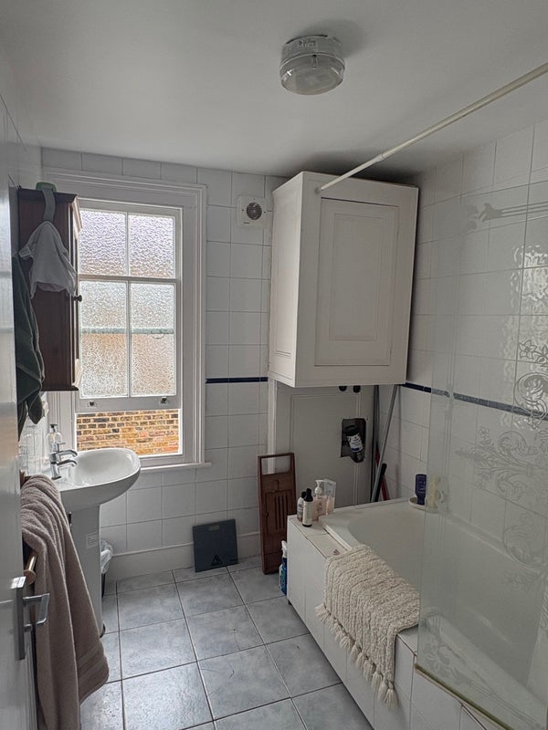 Flat Croxley Road in City of Westminster