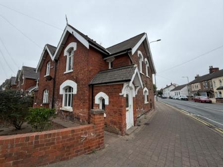 Flat Ainslie Street in Grimsby