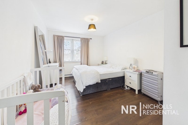 Flat Brook Court in Greater London