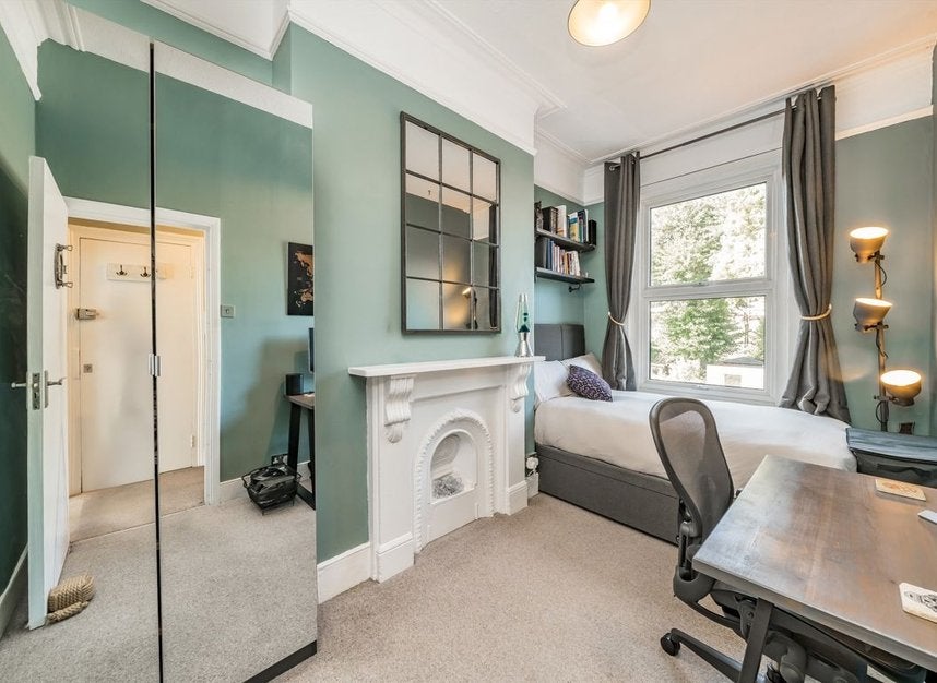 House Huddleston Road in Greater London