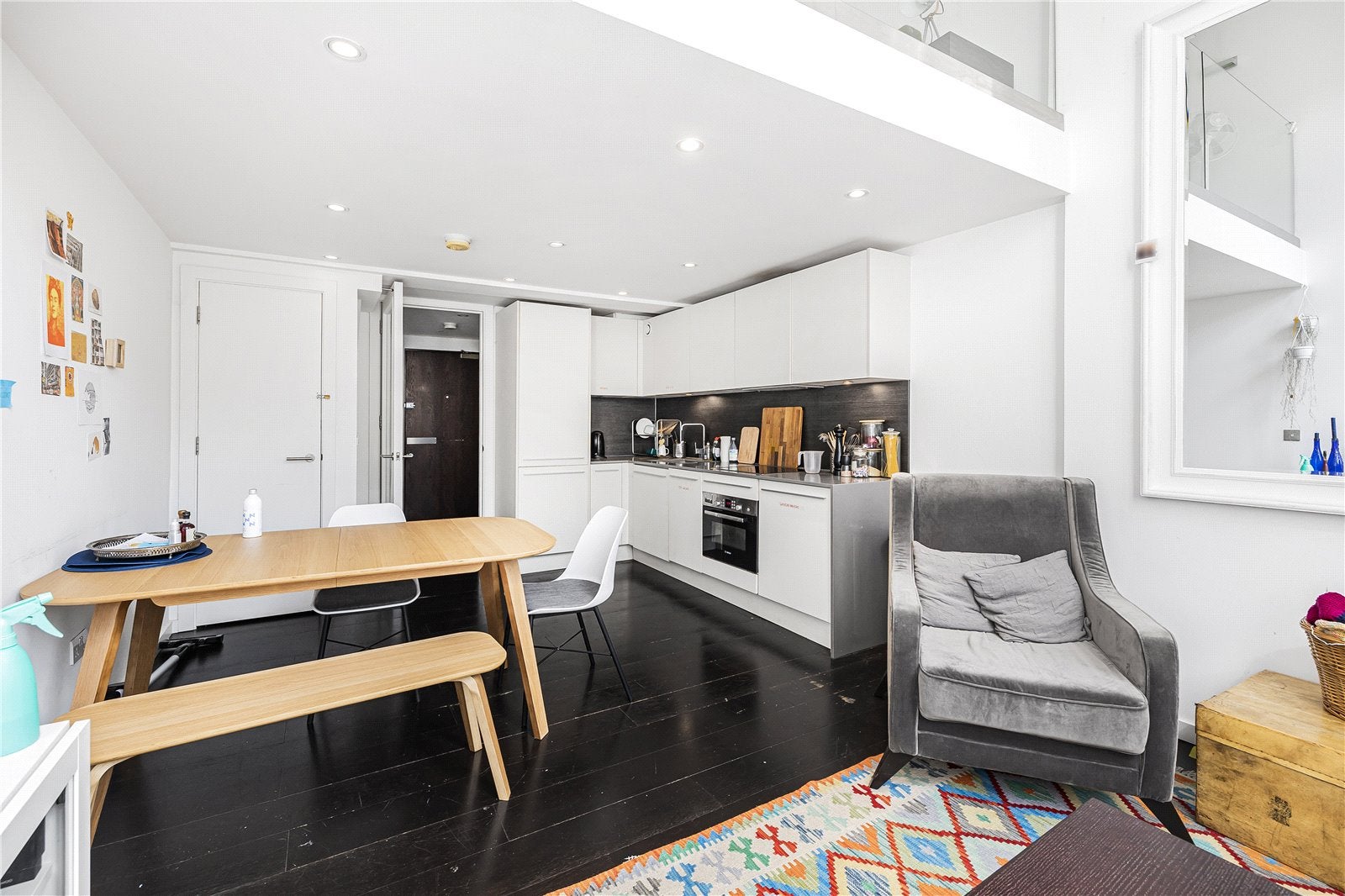 Flat Liverpool Road in Greater London