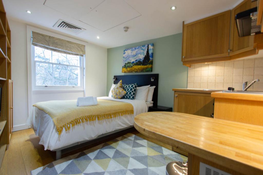 Flat Cartwright Gardens in Greater London