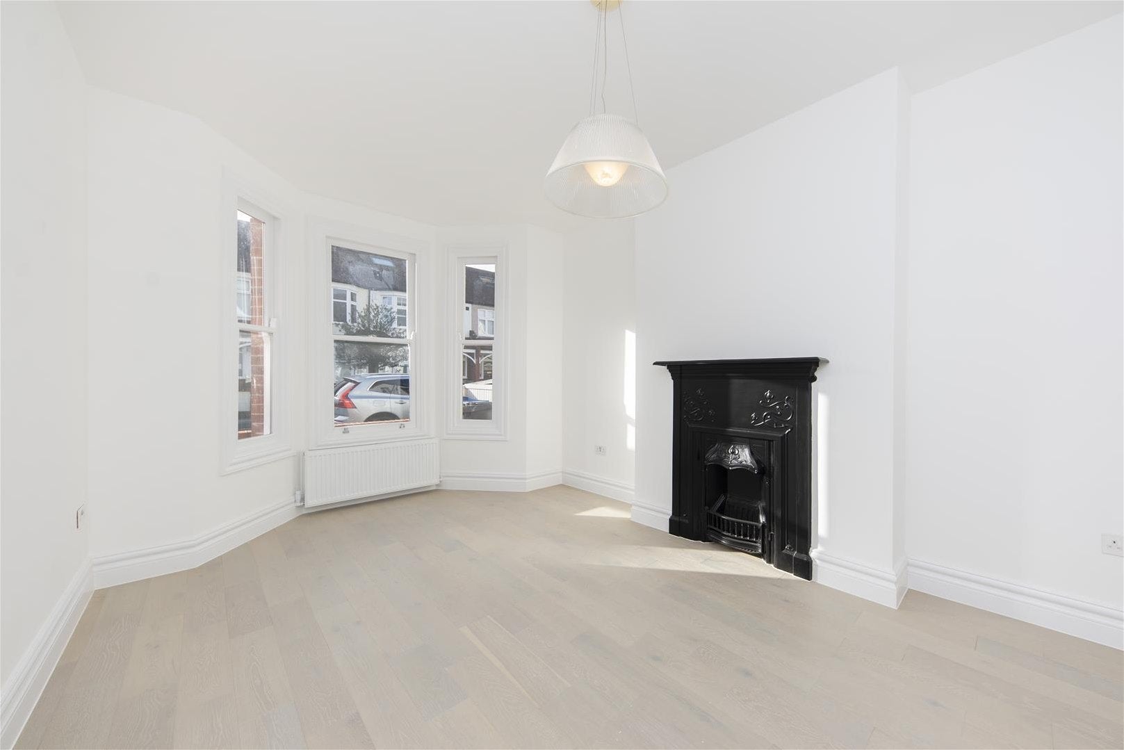 House Rothesay Avenue in Greater London