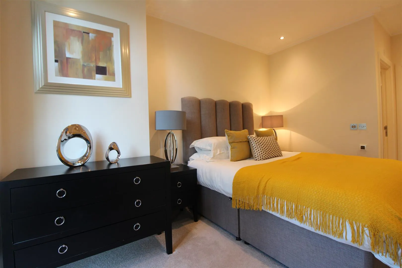 Flat South Quay Walk in Greater London