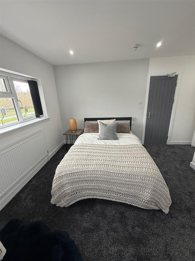 Flat Charter Avenue in Coventry