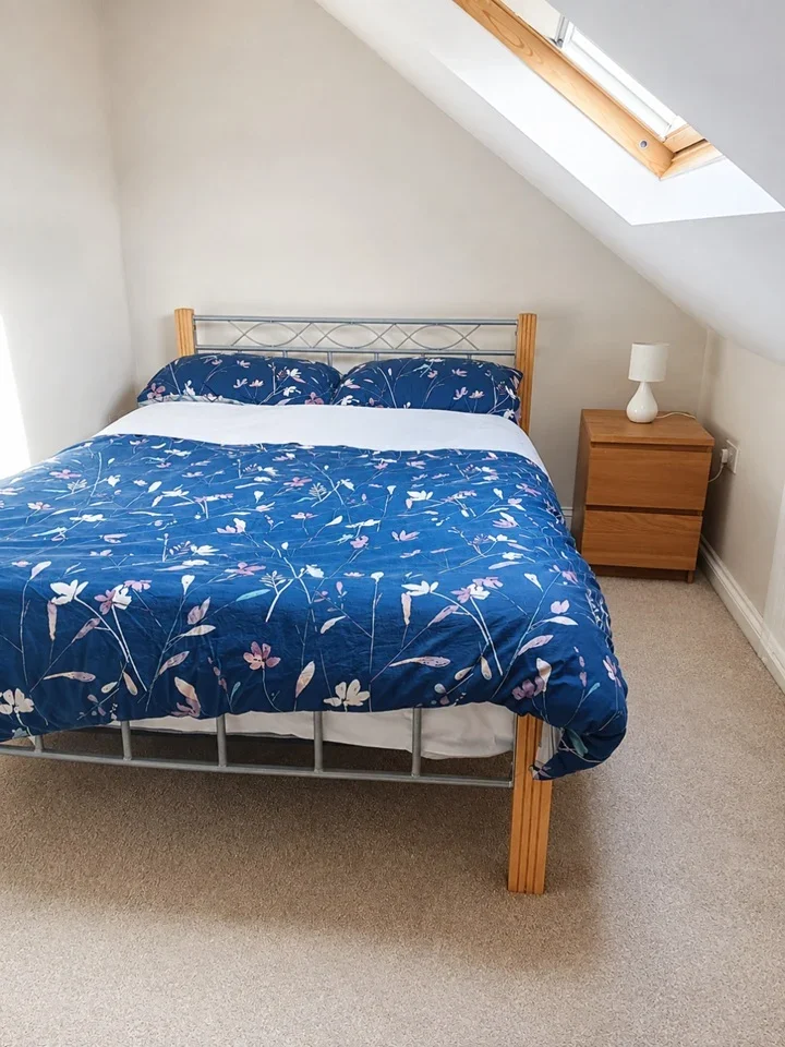 Room Preston Gardens in Greater London