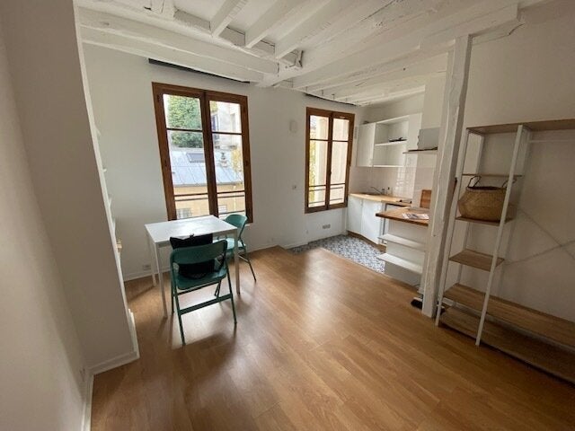 Appartement Rue Myrha à Paris