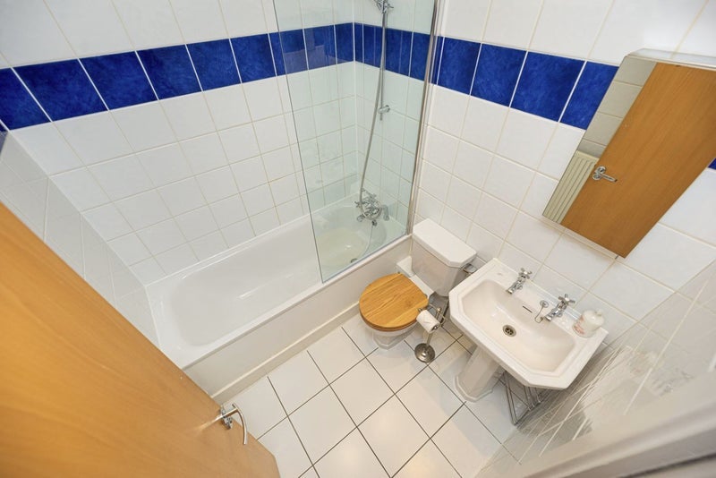 Room Saint John's Hill in Greater London
