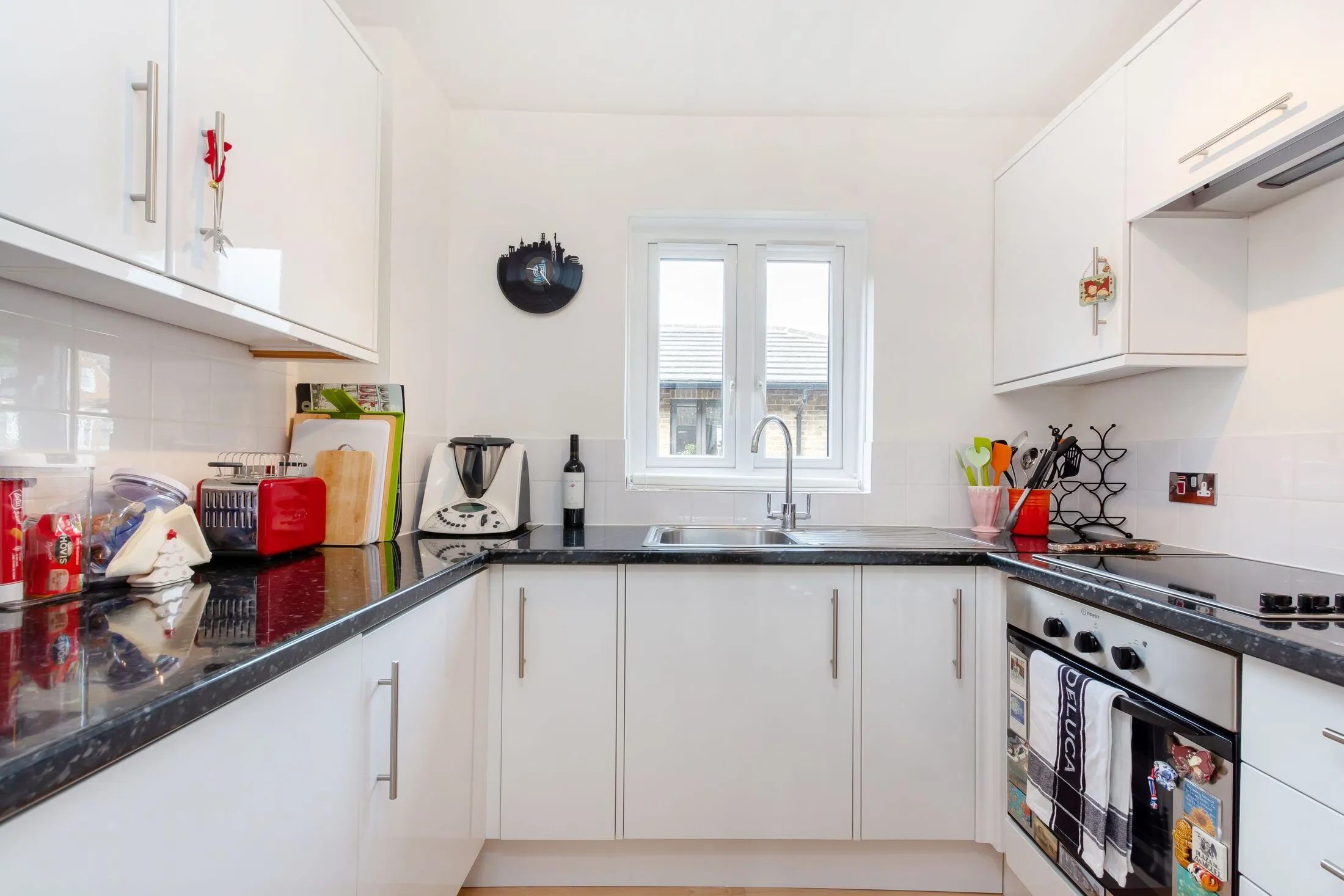 Flat Hillbury Road in Greater London