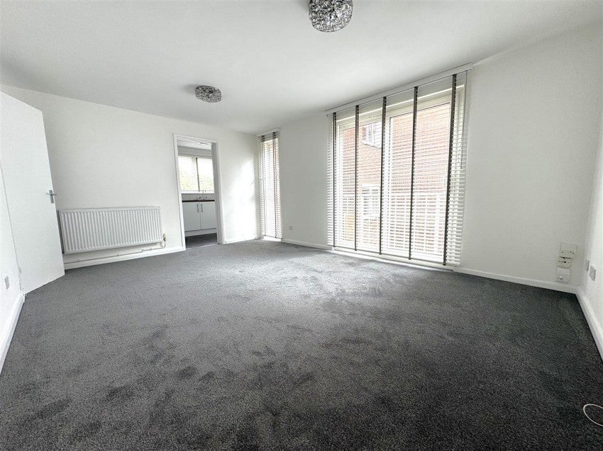 Flat Carey Court in Greater London