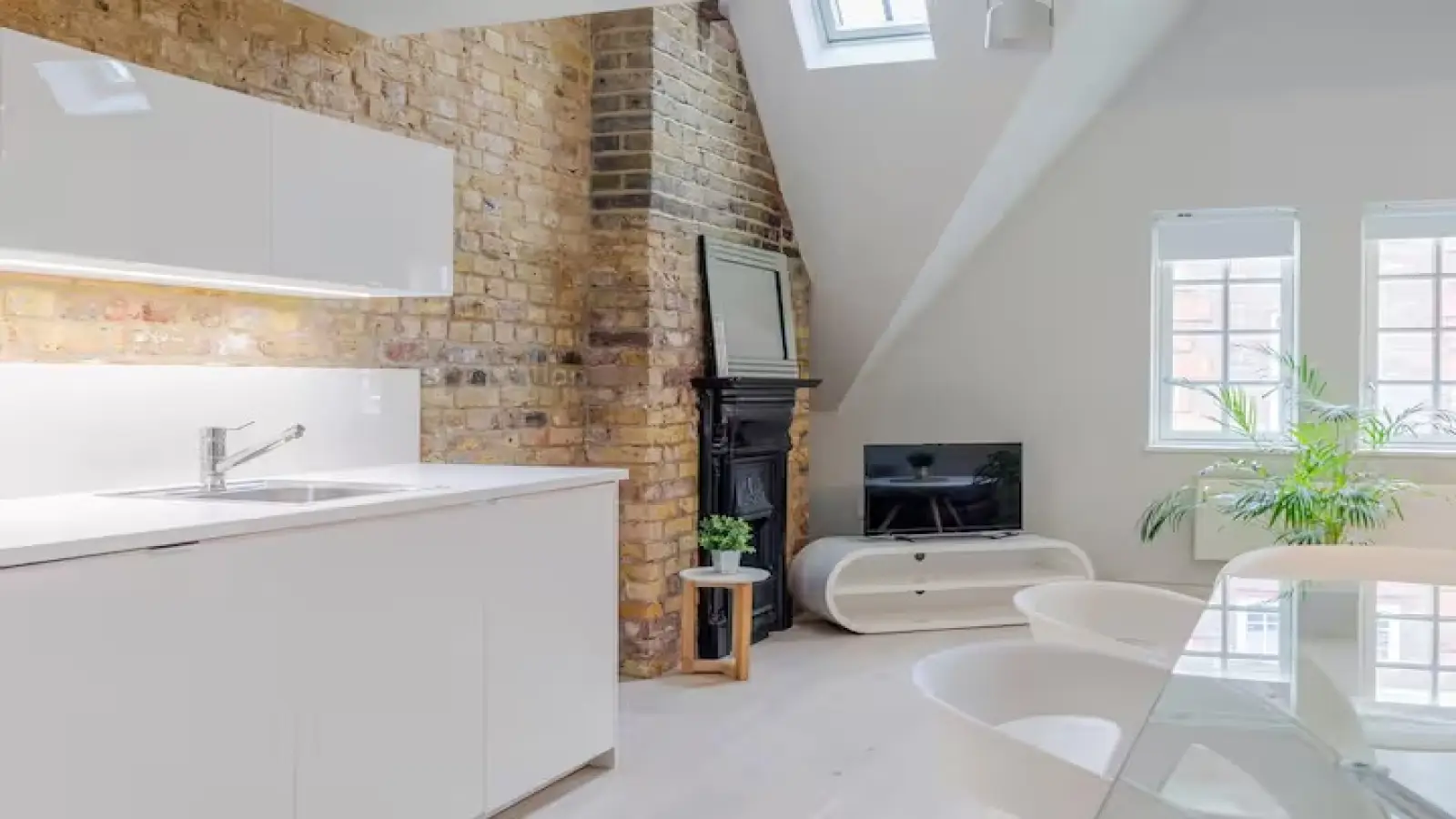 Flat Eyre Street Hill in Greater London