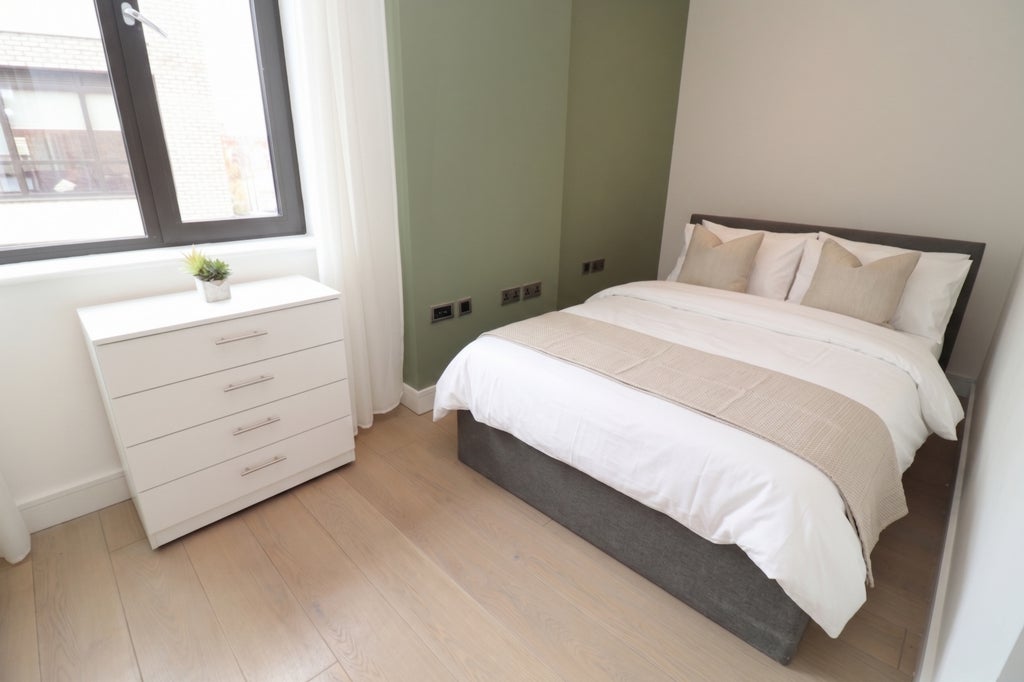 Room Globe Road in Greater London