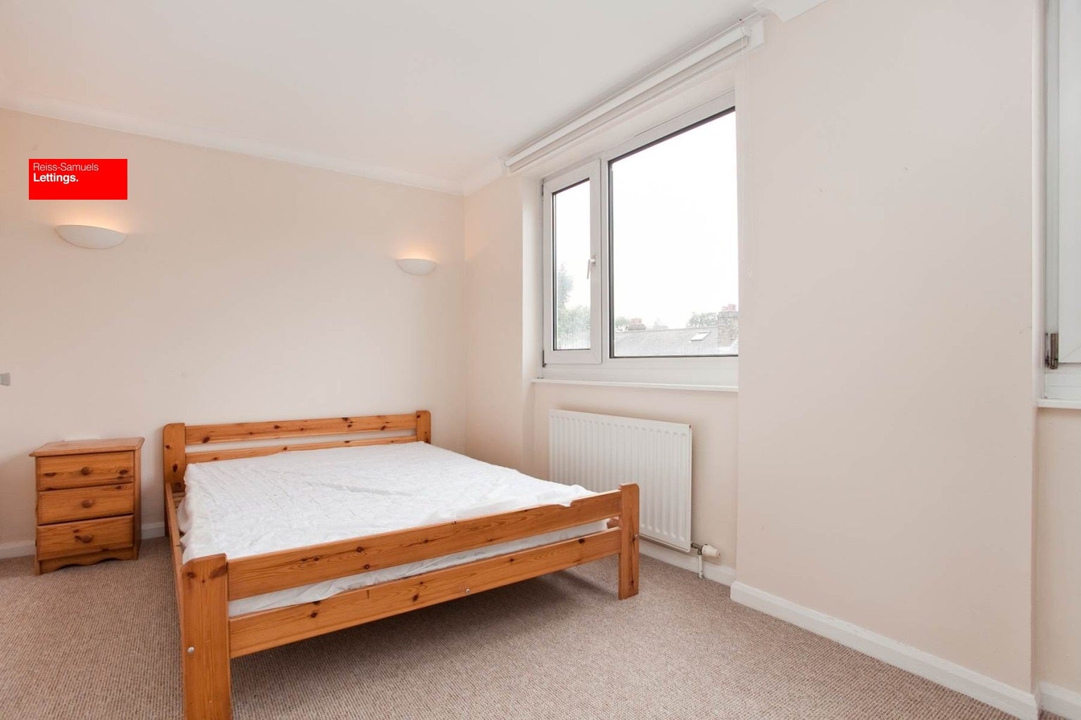 Flat Manchester Road in Greater London