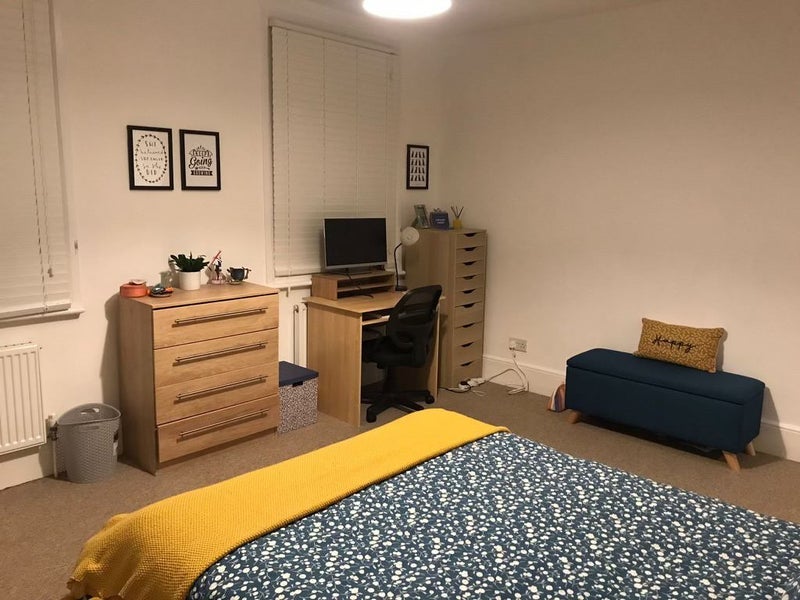 Room Charleston Street in Greater London