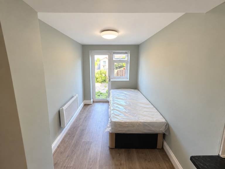 Flat Alford Road in Greater London