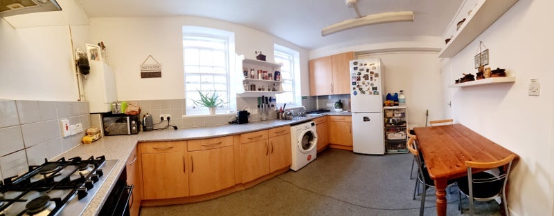 Room Sunnyside Road in Greater London