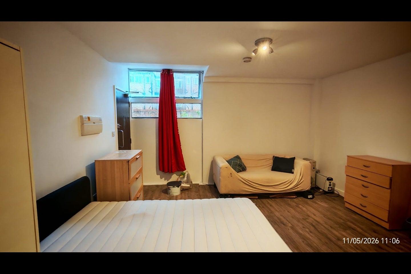 Flat Twyford Crescent in Greater London