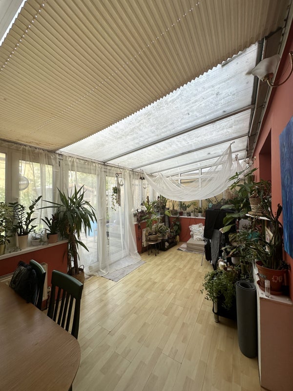 Room Shandy Street in Greater London