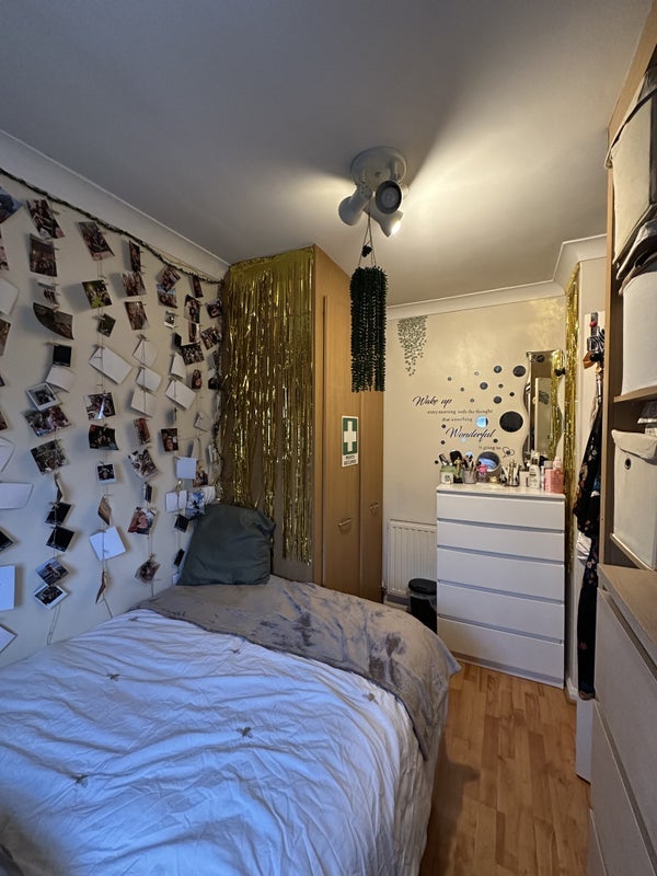Room Shandy Street in Greater London