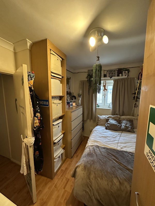 Room Shandy Street in Greater London