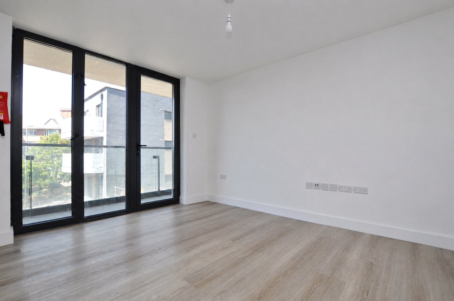 Flat Farnborough Road in Rushmoor