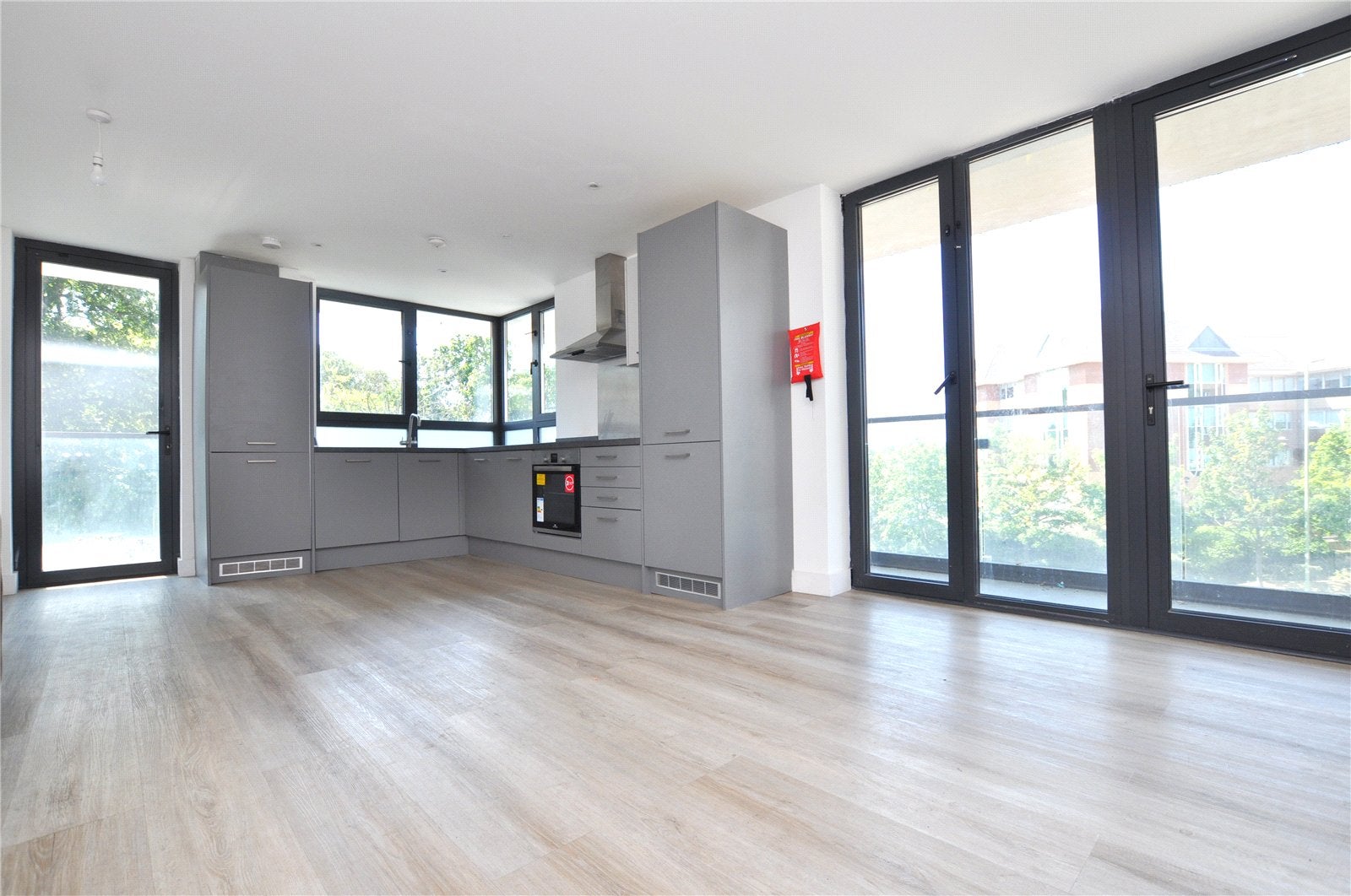 Flat Farnborough Road in Rushmoor