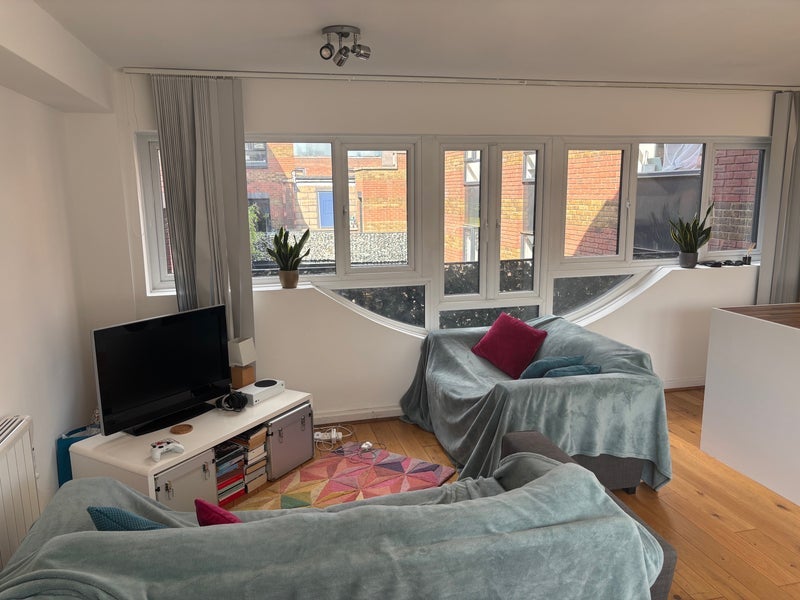 Room Alphabet Mews in Greater London