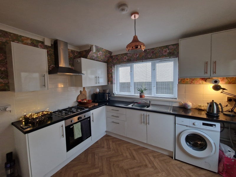 Room Cowbridge Road West in Cardiff