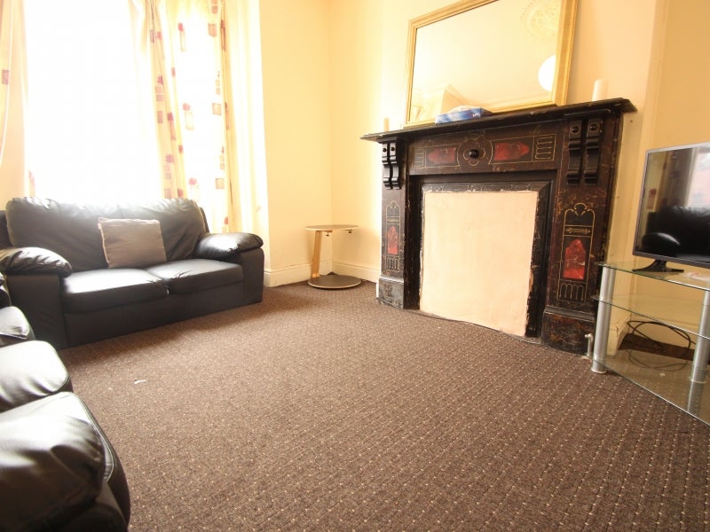 House Mayville Terrace in Leeds