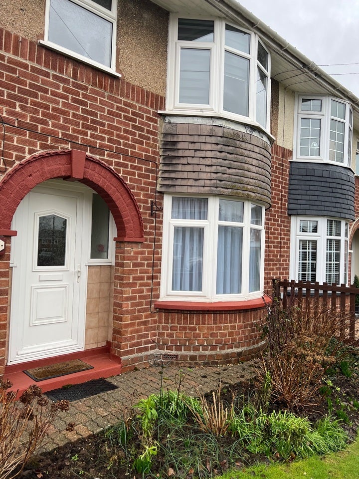 Room Draycott Avenue in Taunton