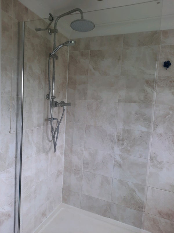 Room Hanham Road in Corfe Mullen