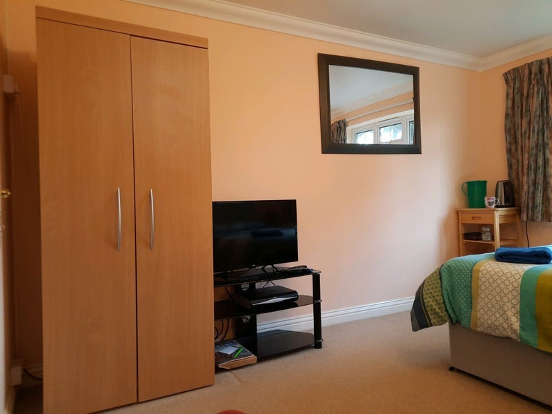 Room Hanham Road in Corfe Mullen