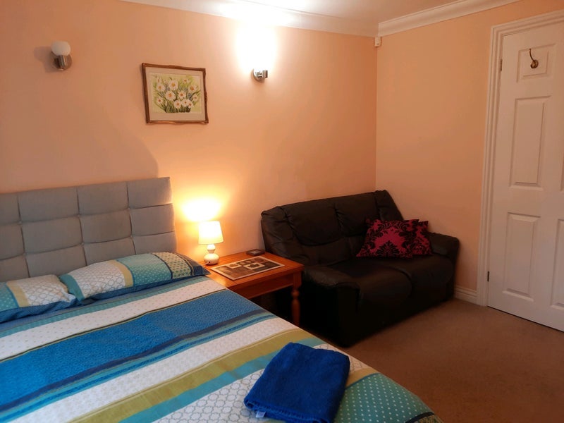 Room Hanham Road in Corfe Mullen