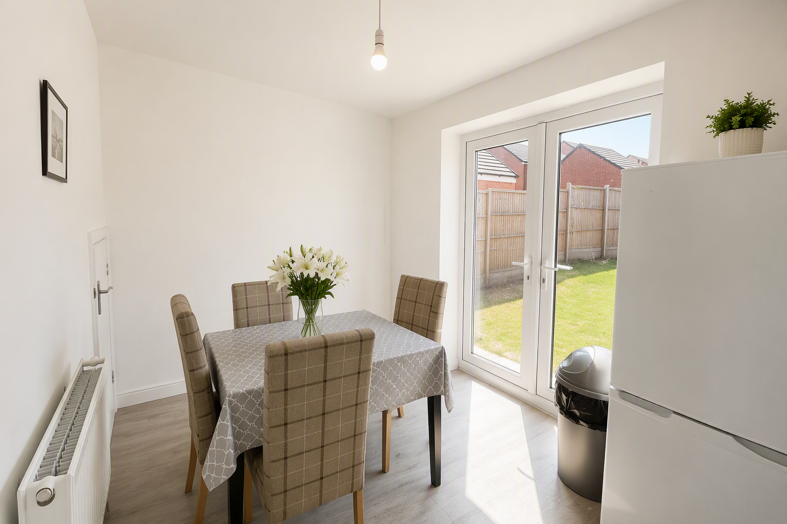 Flat Ashdown Close in Barton Seagrave