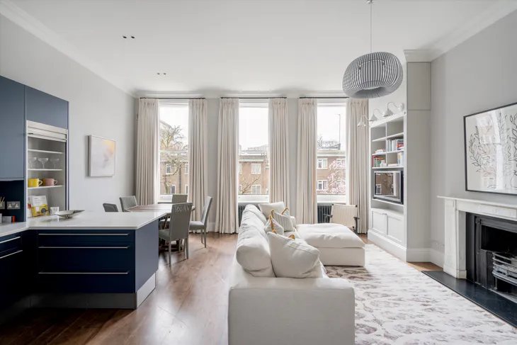 Flat Phillimore Gardens in Greater London