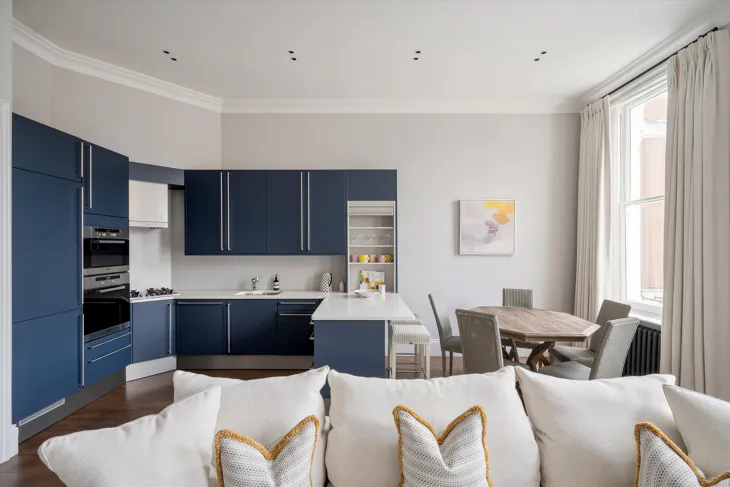 Flat Phillimore Gardens in Greater London