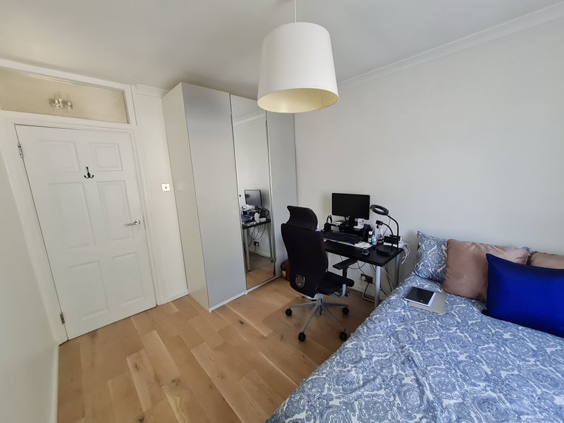 Room Liddington Road in Greater London